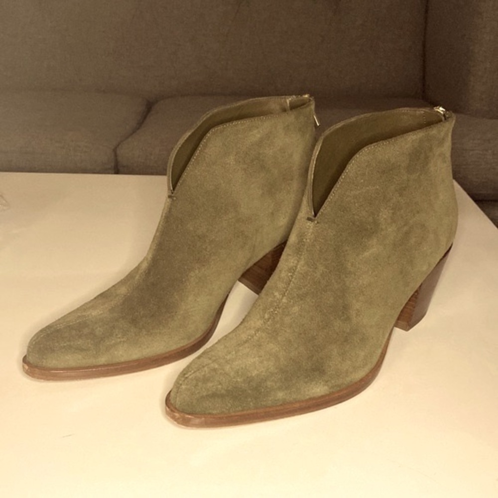 VINCE. Havana Notched Suede Booties